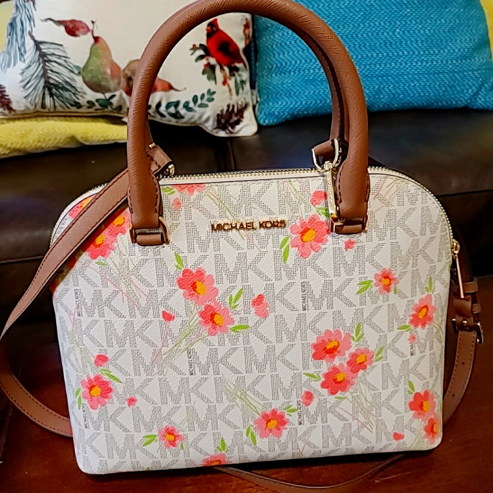 Michael kors crossbody bag